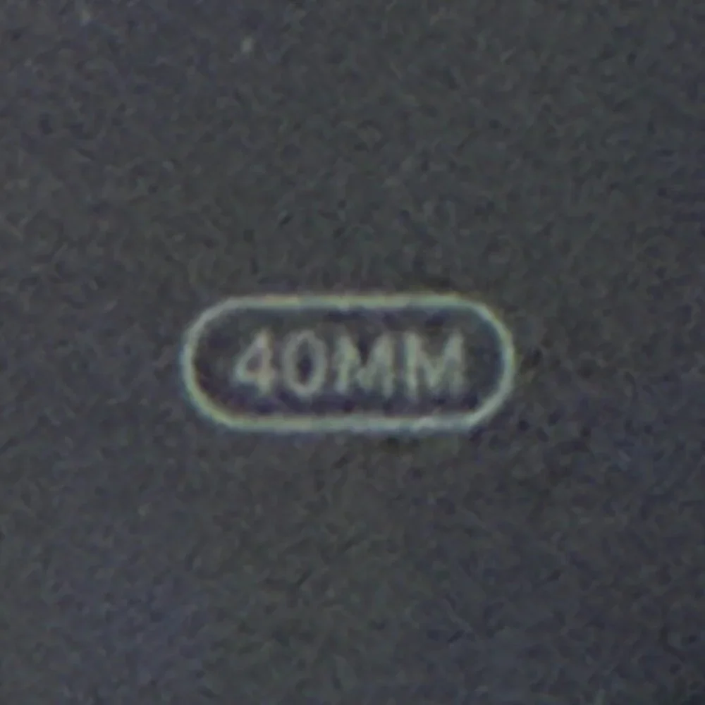 Apple Watch Series 5 - 40mm Band and Charger - Picture 8 of 8